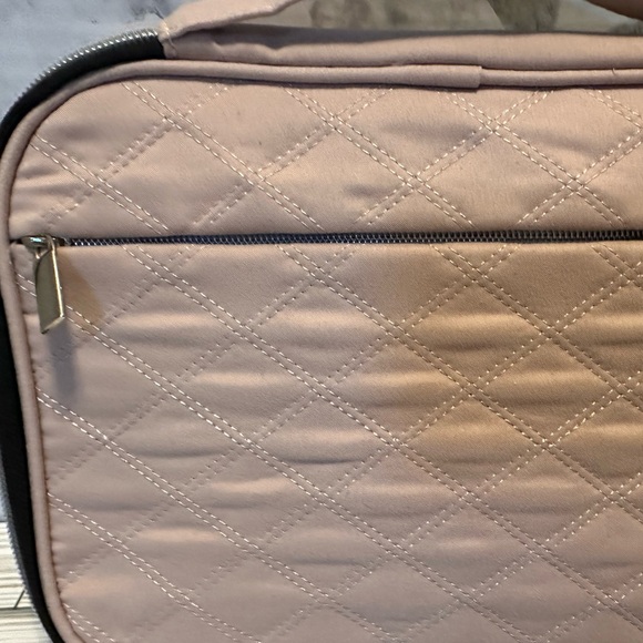 Portable Travel Cable Organizer Bag, and Electronic Accessories - Picture 2 of 5